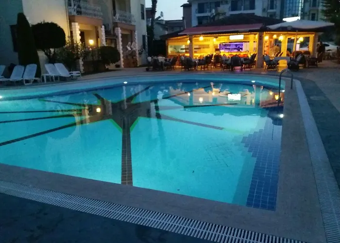 Papaya Hotel Side