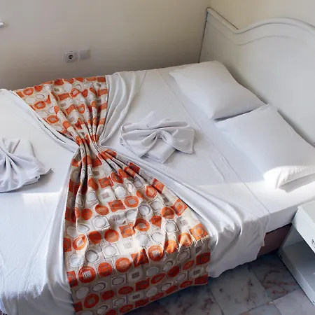 Papaya Hotell 3*